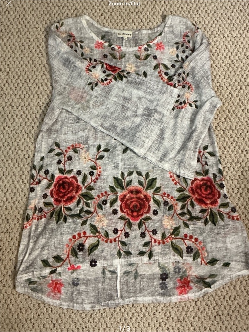 CC Amore Floral  Tunic - Light Gray with Red Roses. Size L. NWOT